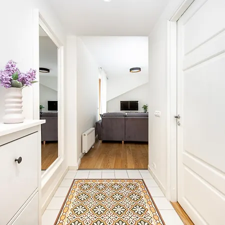 Appartement New! 2 Bedroom Free Parking, Child Friendly, Happening Area - Cafes, Markets, Museums, Old Town Close By