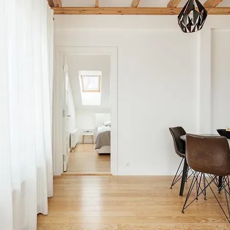 New! 2 Bedroom Free Parking, Child Friendly, Happening Area - Cafes, Markets, Museums, Old Town Close By Appartement