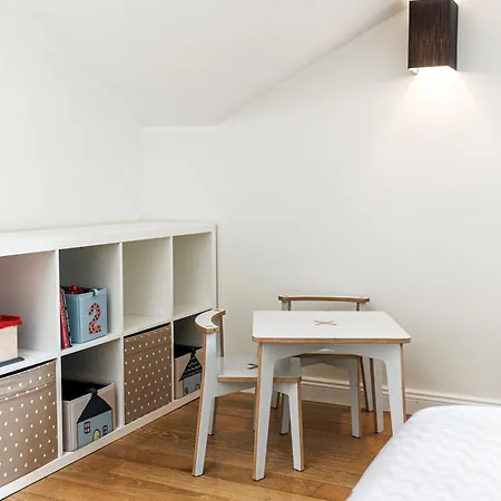 New! 2 Bedroom Free Parking, Child Friendly, Happening Area - Cafes, Markets, Museums, Old Town Close By * Tallinn