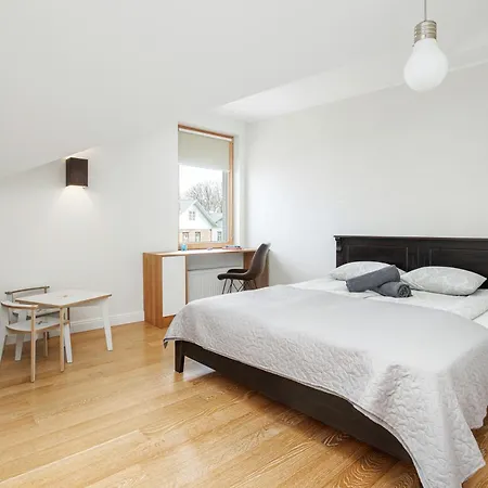 Appartement New! 2 Bedroom Free Parking, Child Friendly, Happening Area - Cafes, Markets, Museums, Old Town Close By