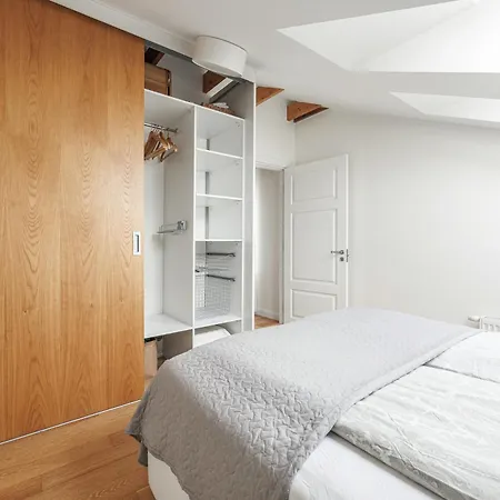 New! 2 Bedroom Free Parking, Child Friendly, Happening Area - Cafes, Markets, Museums, Old Town Close By Tallinn