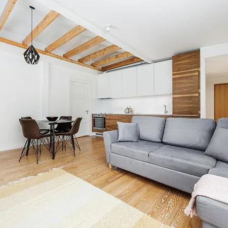 New! 2 Bedroom Free Parking, Child Friendly, Happening Area - Cafes, Markets, Museums, Old Town Close By * Tallinn