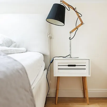 New! 2 Bedroom Free Parking, Child Friendly, Happening Area - Cafes, Markets, Museums, Old Town Close By Appartement *