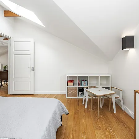 New! 2 Bedroom Free Parking, Child Friendly, Happening Area - Cafes, Markets, Museums, Old Town Close By Tallinn