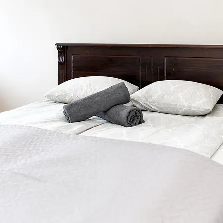 Appartement New! 2 Bedroom Free Parking, Child Friendly, Happening Area - Cafes, Markets, Museums, Old Town Close By