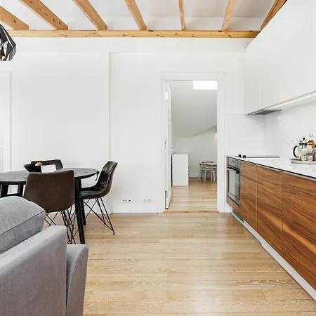 New! 2 Bedroom Free Parking, Child Friendly, Happening Area - Cafes, Markets, Museums, Old Town Close By Tallinn